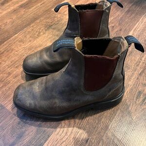 Brown Leather Chelsea Boots with Elastic Panels